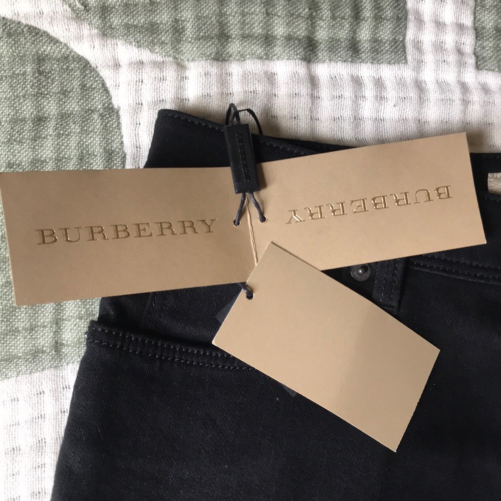 Burberry Skinny High-Rise Jeans, size 31 in Black